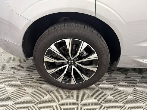 Used 2023 Volvo XC60 B5 Plus FWD image 19