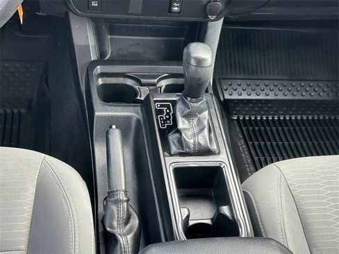 Used 2019 Toyota Tacoma SR w/ SR Convenience Package image 18