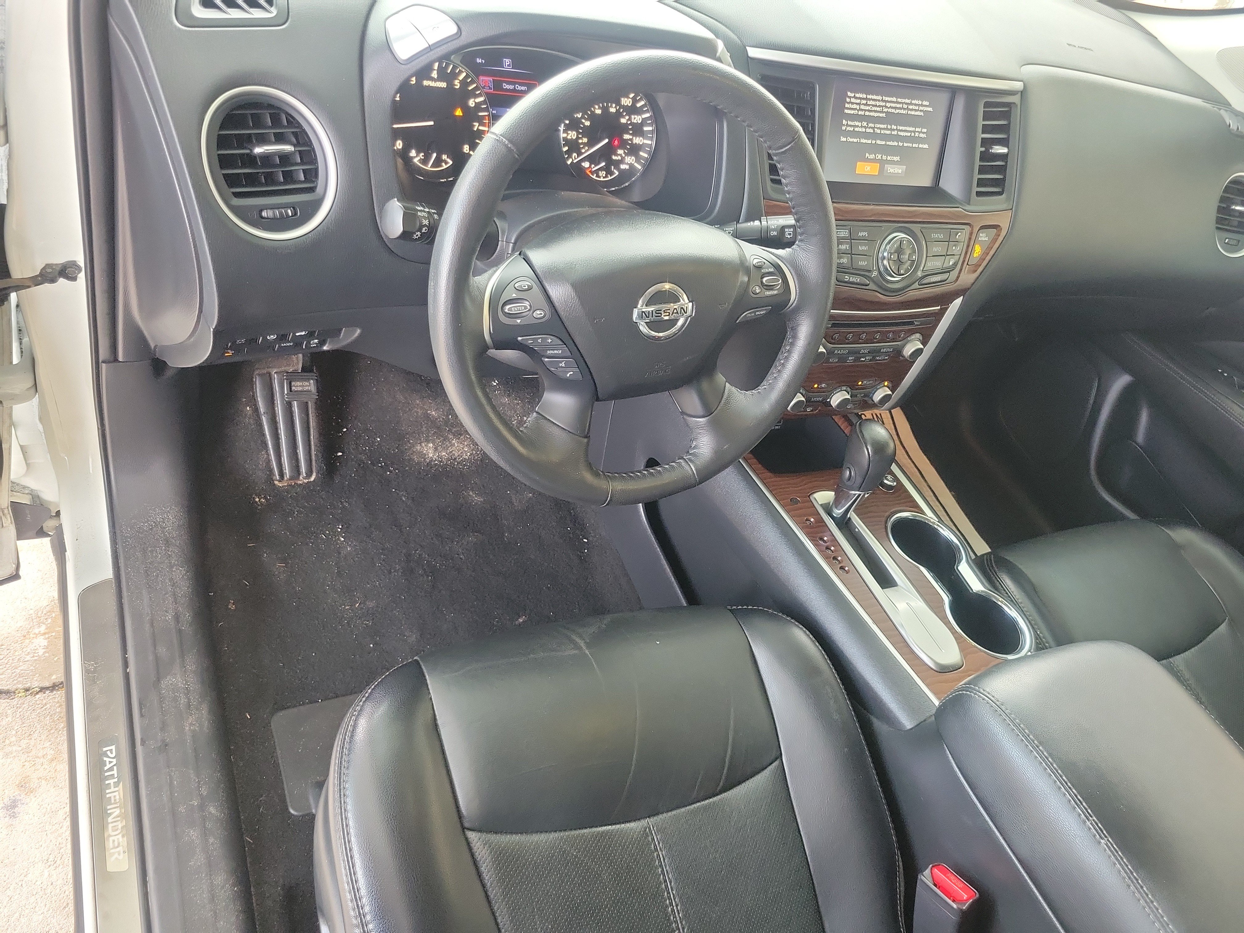 Used 2020 Nissan Pathfinder Platinum FWD image 13