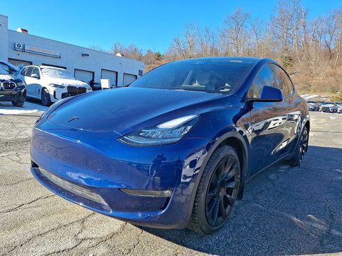 Used 2022 Tesla Model Y Long Range image 3