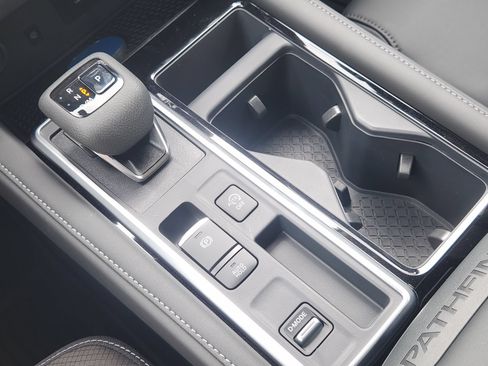 New 2026 Nissan Pathfinder SL FWD image 19