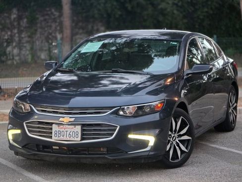 Used 2017 Chevrolet Malibu LT w/ Sport Package FWD image 23