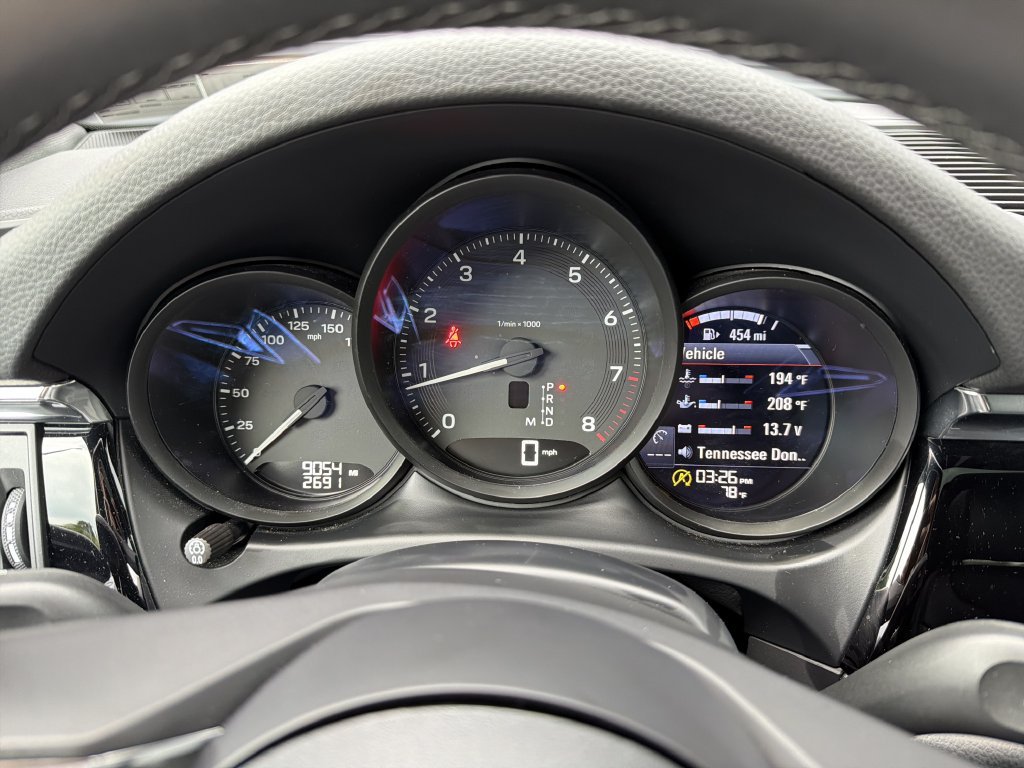 Certified 2026 Porsche Macan AWD/4WD image 17