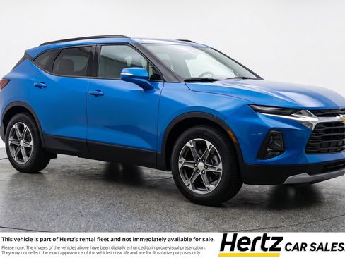 Used 2025 Chevrolet Blazer LT FWD image 1