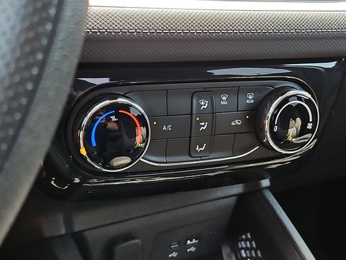 Used 2024 Chevrolet TrailBlazer LT w/ Driver Confidence Package FWD image 15