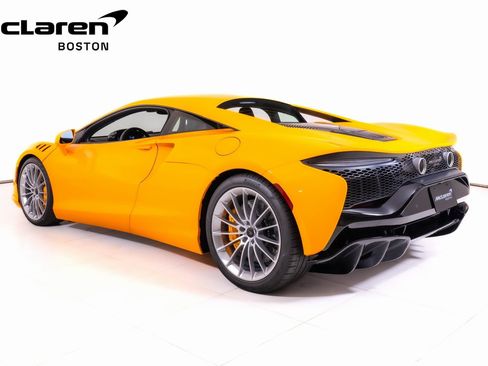 New 2026 McLaren Artura image 3