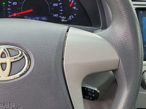 Used 2011 Toyota Camry image 26