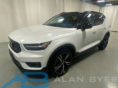 Used 2021 Volvo XC40 T5 R-Design w/ Advanced Package