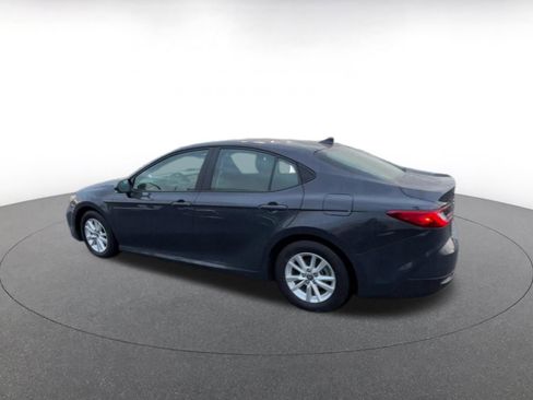Used 2025 Toyota Camry LE image 10