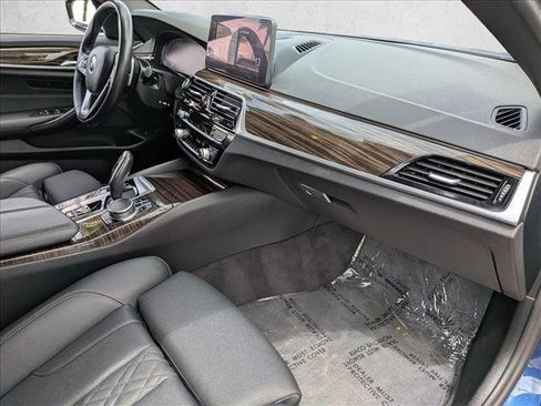 Used 2023 BMW 540i w/ Convenience Package RWD image 29