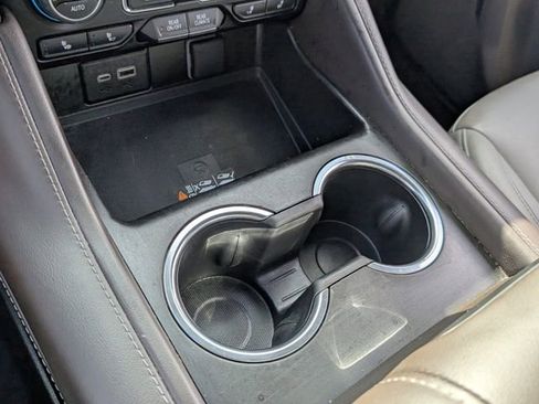 Used 2023 Chevrolet Suburban LT image 27