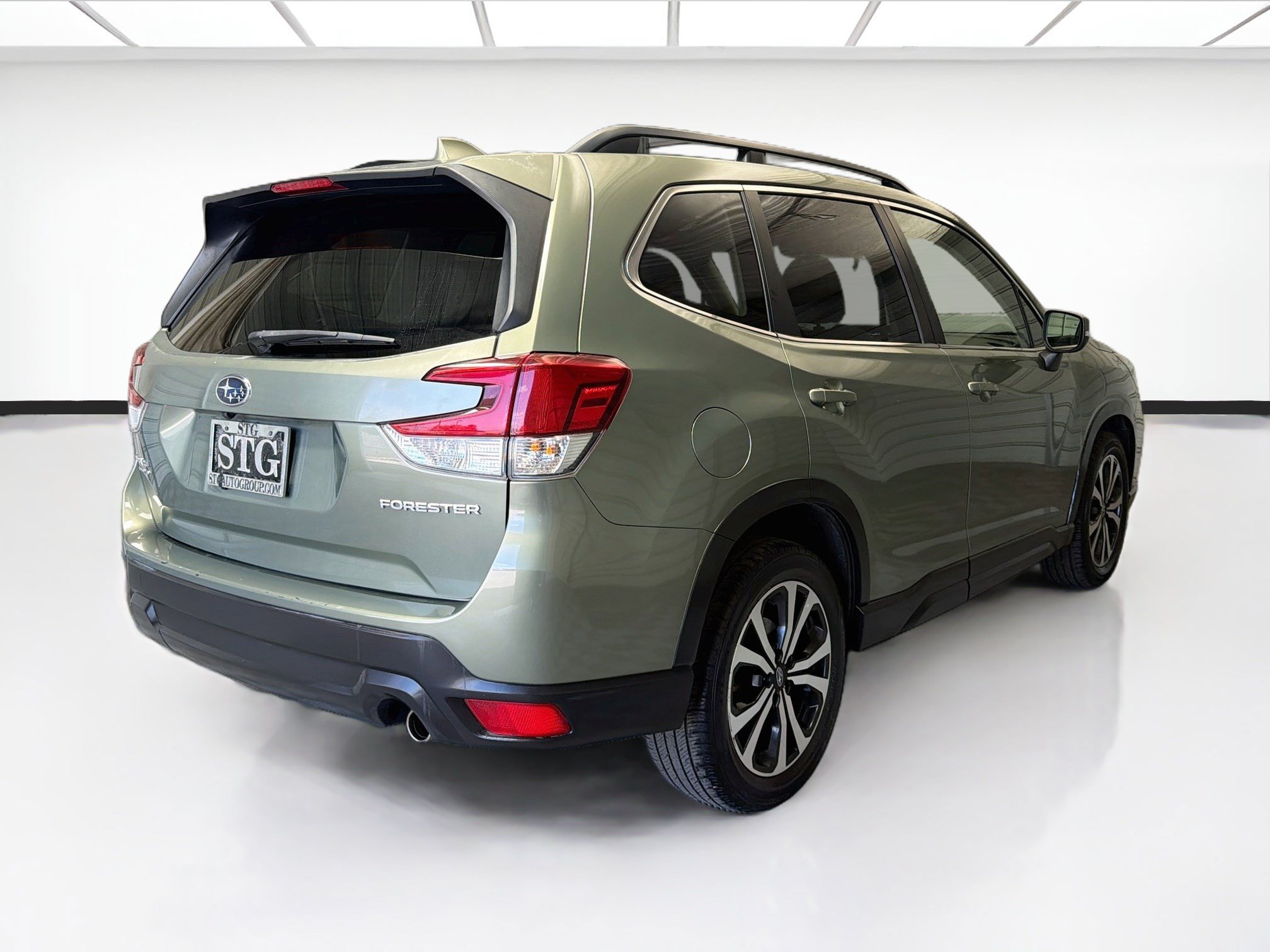 Used 2019 Subaru Forester Limited AWD/4WD image 4