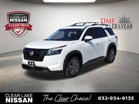 Certified 2024 Nissan Pathfinder SV w/ SV Premium Package FWD image 3