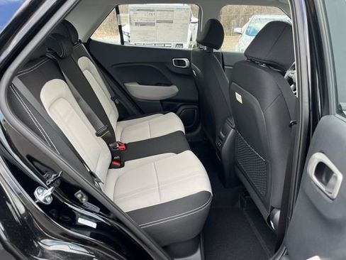 New 2026 Hyundai Venue SEL FWD image 18