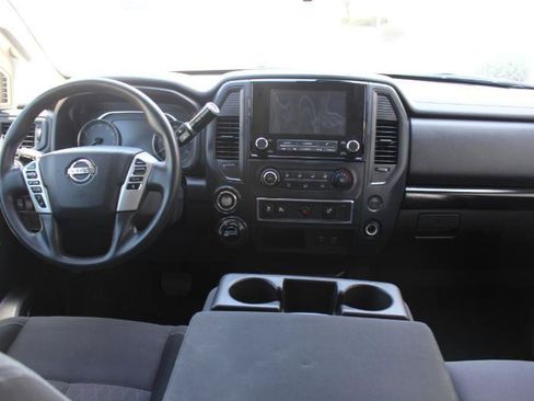 Used 2022 Nissan Titan SV AWD/4WD image 18