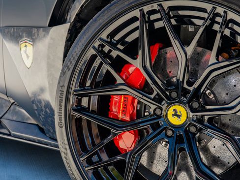 Used 2025 Ferrari Purosangue AWD/4WD image 34