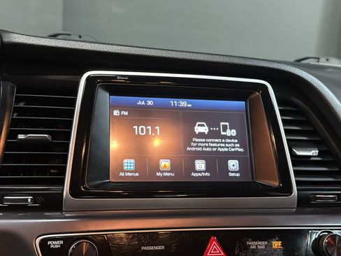 Used 2018 Hyundai Sonata SE w/ Winter Weather Package FWD image 15
