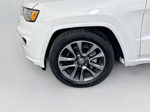 Used 2018 Jeep Grand Cherokee Overland AWD/4WD image 26