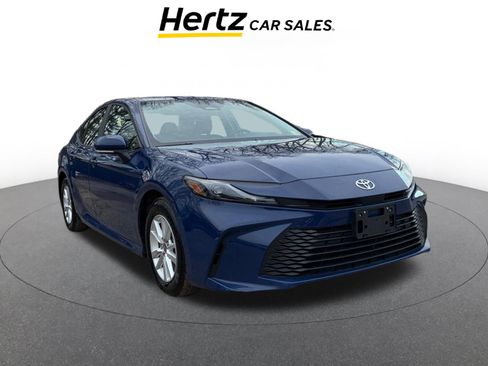 Used 2025 Toyota Camry LE image 1