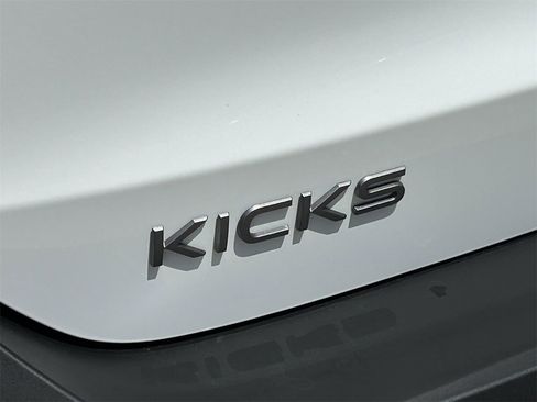 New 2026 Nissan Kicks SV image 8