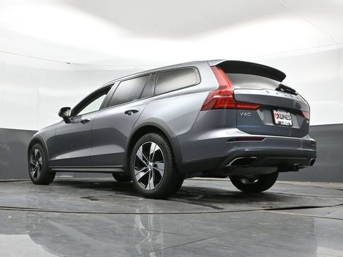 Used 2020 Volvo V60 T5 Cross Country w/ Protection Package AWD/4WD image 31