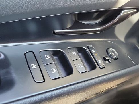 New 2026 Hyundai Elantra Sport FWD image 17