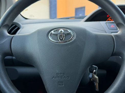 Used 2010 Toyota Yaris 2-Door Hatchback FWD image 17