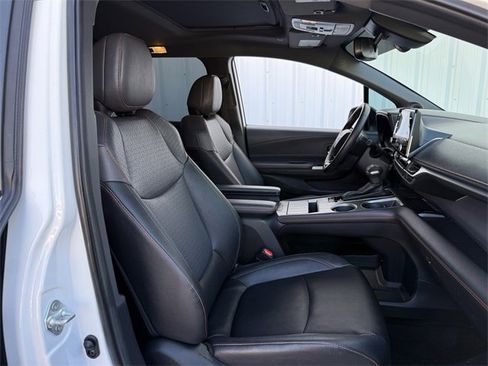 Used 2023 Toyota Sienna XSE w/ XSE Plus Package image 32