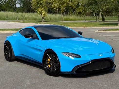 Used 2019 Aston Martin V8 Vantage Coupe RWD image 1