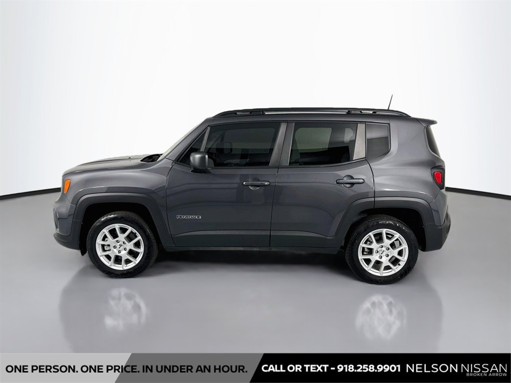 Used 2022 Jeep Renegade Latitude w/ Convenience Group AWD/4WD image 8
