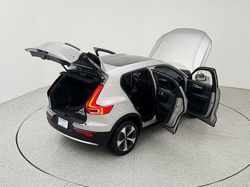 Certified 2023 Volvo XC40 B5 Plus w/ Protection Package Premier AWD/4WD image 37
