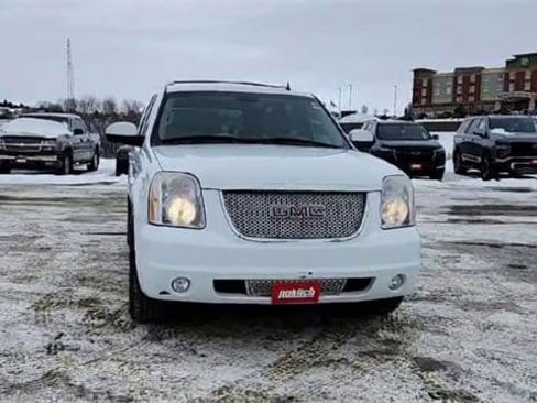 Used 2007 GMC Yukon Denali image 3