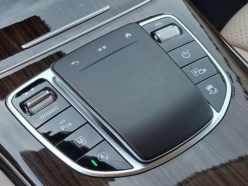 Used 2022 Mercedes-Benz GLC 300 4MATIC image 24