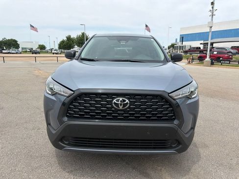Used 2025 Toyota Corolla Cross L FWD image 2