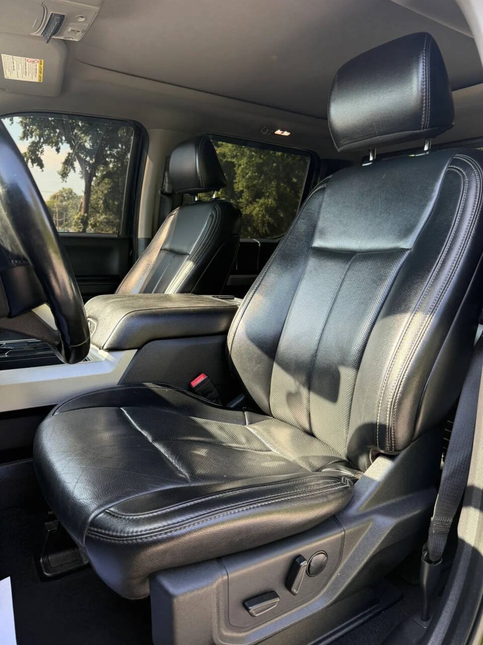 Used 2021 Ford F250 Lariat w/ Lariat Ultimate Package AWD/4WD image 13