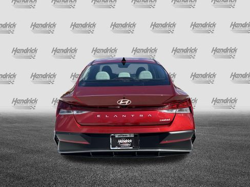 Used 2025 Hyundai Elantra Limited FWD image 9