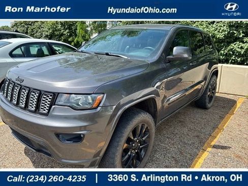 Used 2017 Jeep Grand Cherokee Altitude AWD/4WD image 1