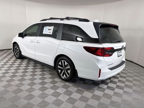 New 2026 Honda Odyssey EX-L image 3