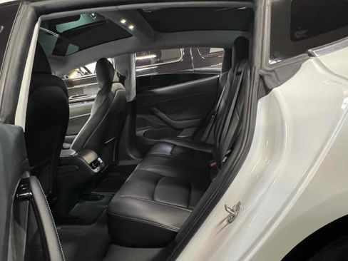Used 2020 Tesla Model 3 Standard Range Plus image 8