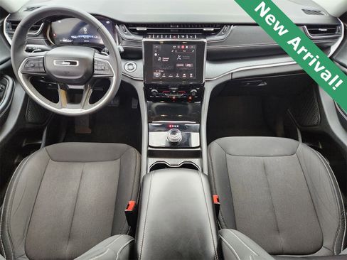 Used 2024 Jeep Grand Cherokee L Laredo image 26