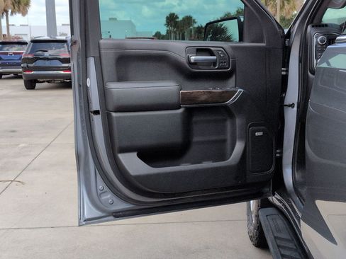 Used 2021 GMC Sierra 1500 SLT w/ SLT Premium Plus Package AWD/4WD image 8