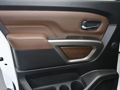 Used 2024 Nissan Titan Platinum Reserve w/ Moonroof Package image 18