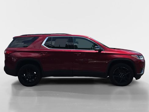 Used 2021 Chevrolet Traverse LT FWD image 3
