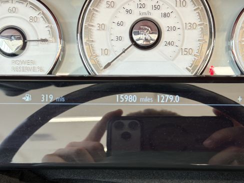 Certified 2018 Rolls-Royce Dawn RWD image 21