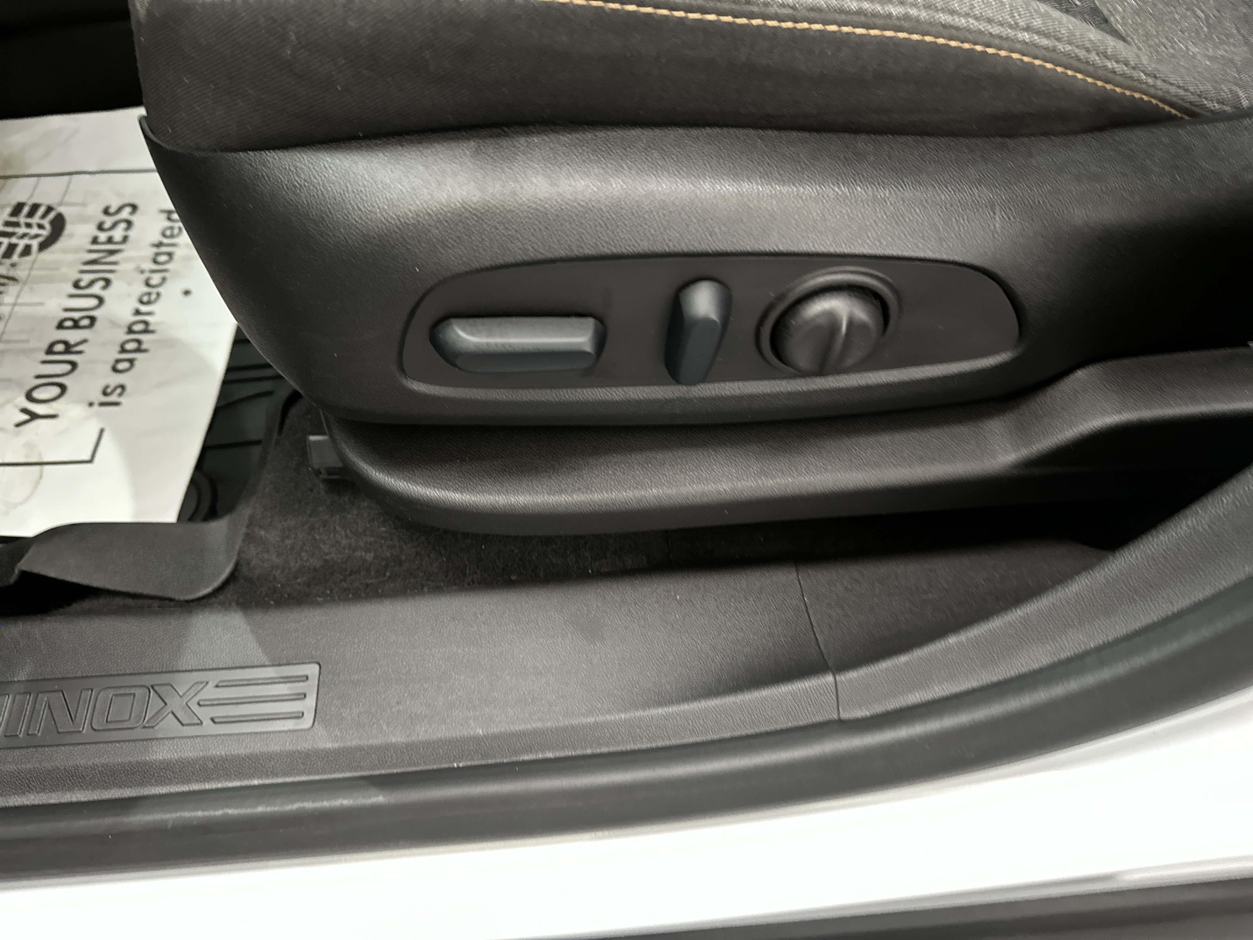 Used 2023 Chevrolet Equinox LT w/ LPO, Floor Liner Package AWD/4WD image 21