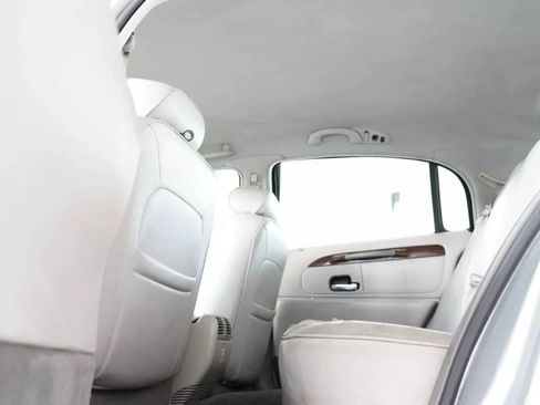 Used 1998 Lincoln Town Car Executive image 13