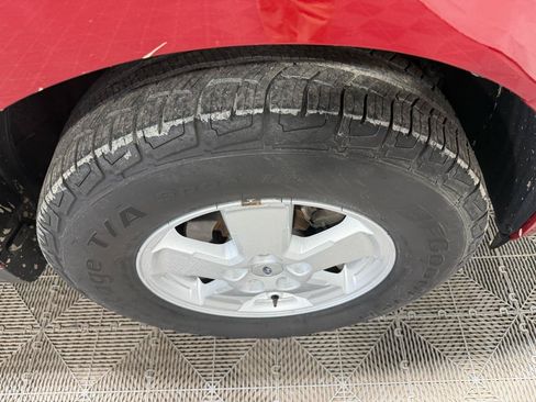 Used 2010 Ford Escape XLT AWD/4WD image 11