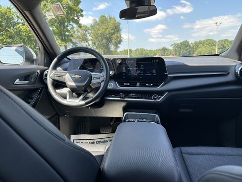 Used 2026 Chevrolet Equinox LT w/ Convenience Package II AWD/4WD image 32