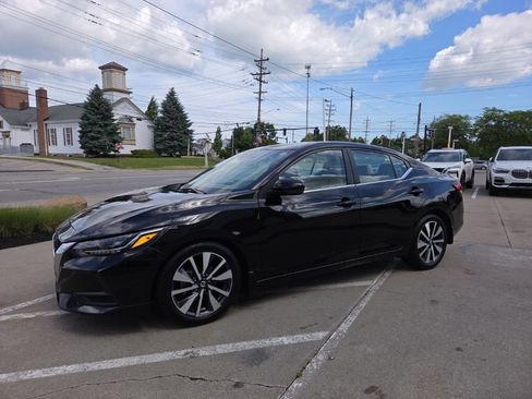 Used 2020 Nissan Sentra SV w/ SV Premium Package FWD image 6