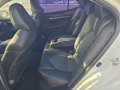 Used 2023 Toyota Camry SE image 14